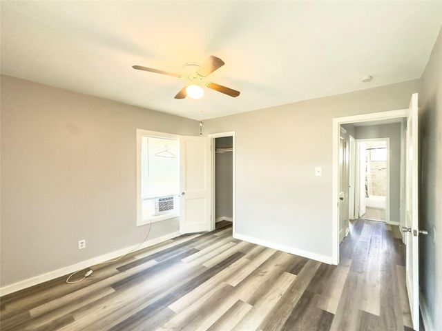 111 Holly Street, Lake Jackson, TX 77566