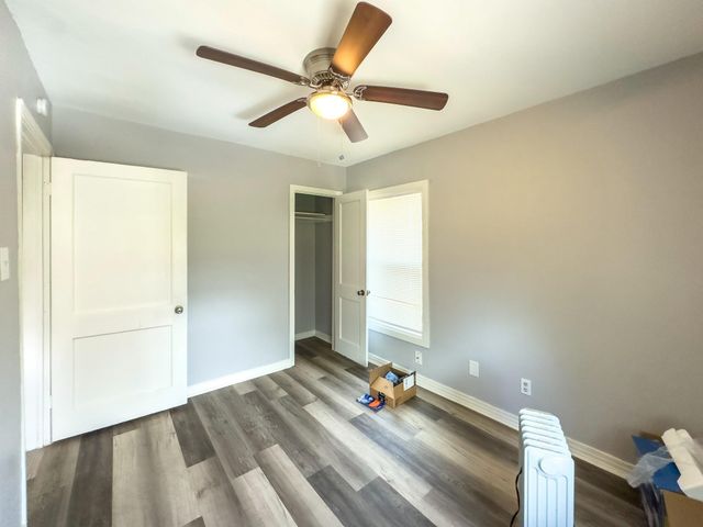 111 Holly Street, Lake Jackson, TX 77566