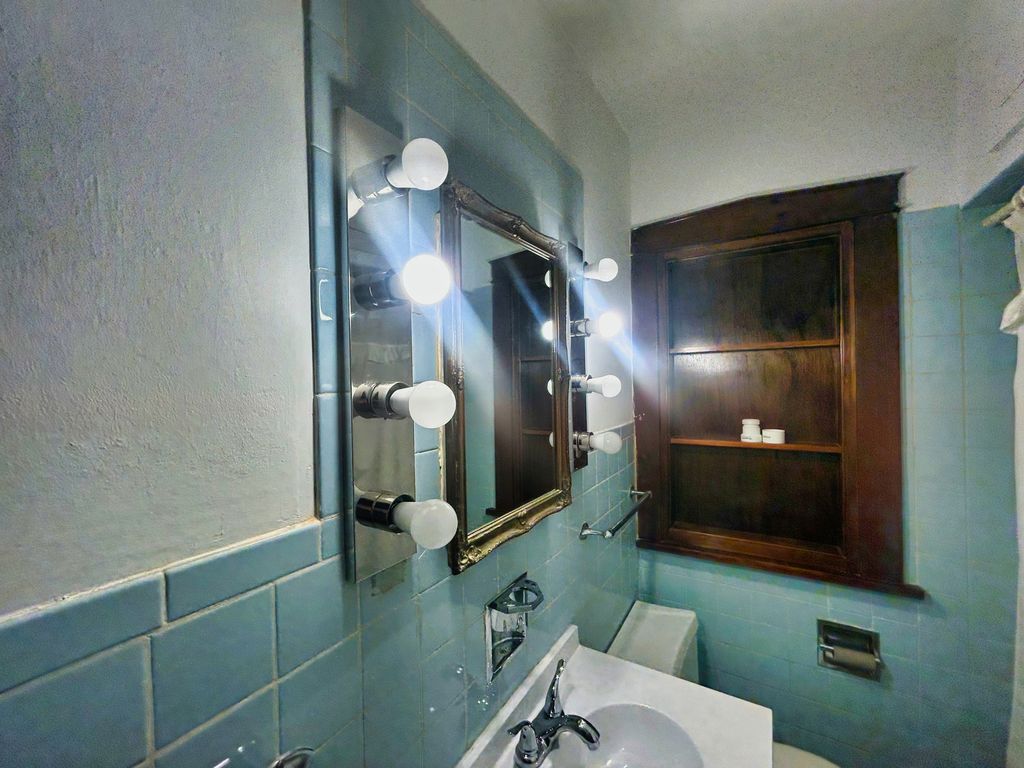 Image 38 of property listing at 800 s 26th Avenue, Mt Vernon, IL 62864