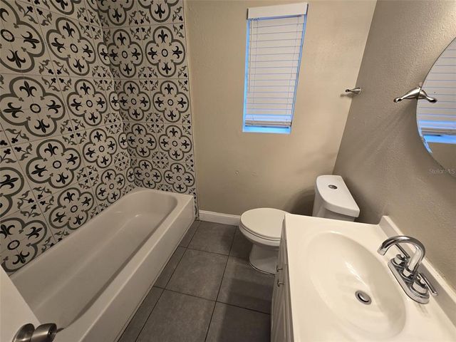3208 E POWHATAN AVENUE, Tampa, FL 33610