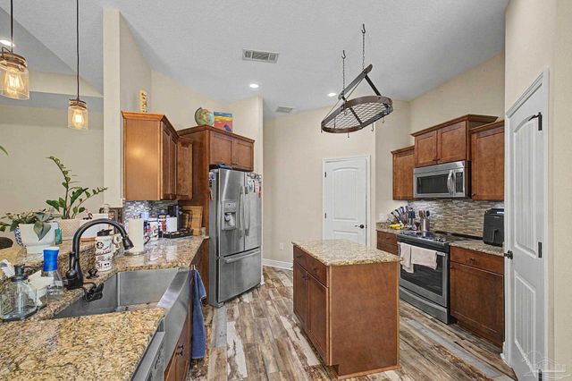 8135 Nevada St, Navarre, FL 32566