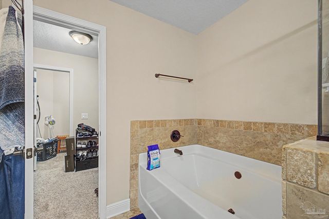 8135 Nevada St, Navarre, FL 32566