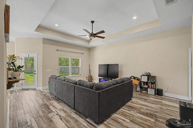 8135 Nevada St, Navarre, FL 32566