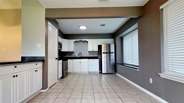 2702 N Brompton Drive, Pearland, TX 77584