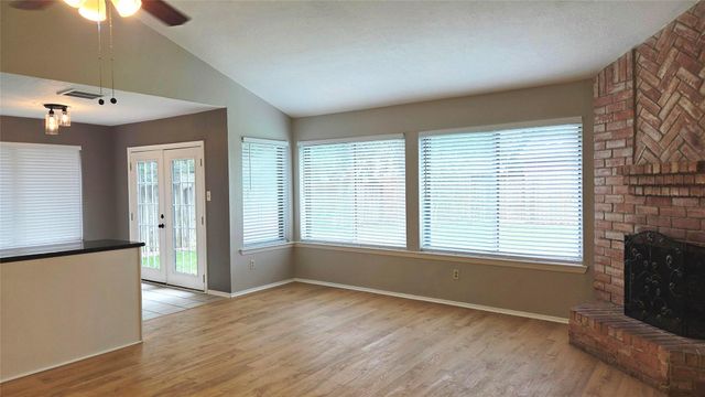 2702 N Brompton Drive, Pearland, TX 77584