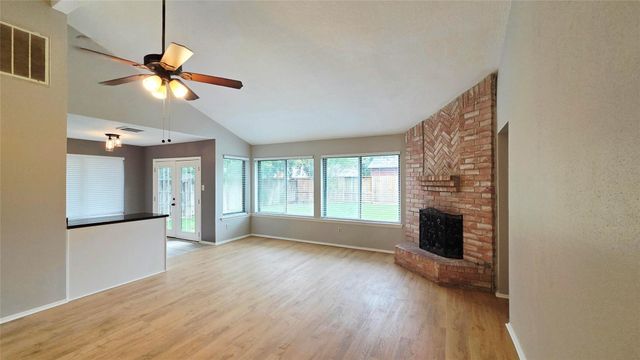 2702 N Brompton Drive, Pearland, TX 77584