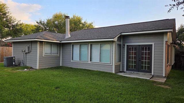 2702 N Brompton Drive, Pearland, TX 77584