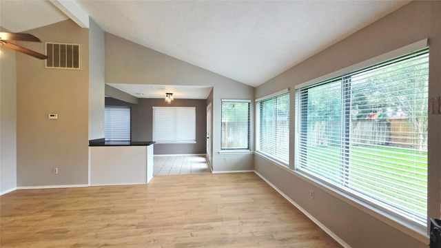 2702 N Brompton Drive, Pearland, TX 77584