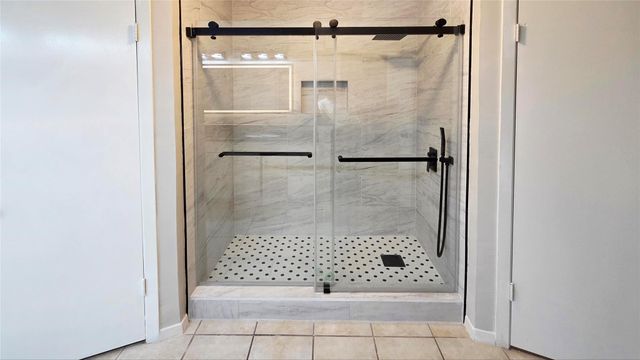 2702 N Brompton Drive, Pearland, TX 77584