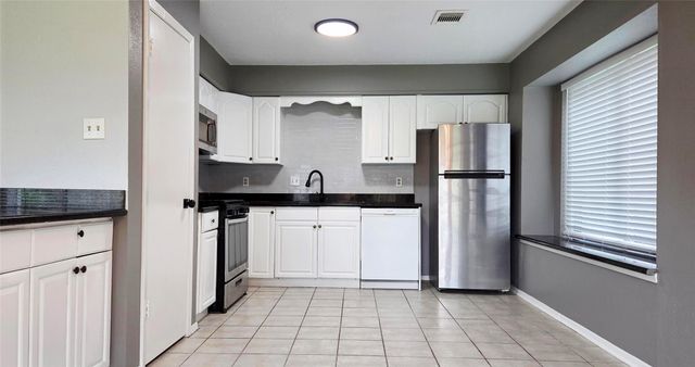 2702 N Brompton Drive, Pearland, TX 77584