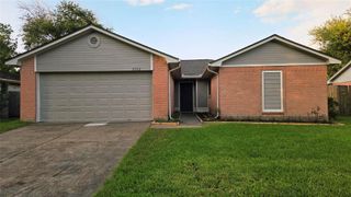 2702 N Brompton Drive, Pearland, TX 77584