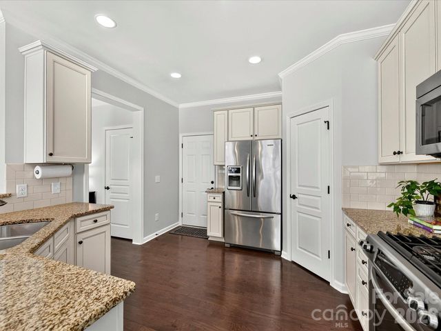6017 Carrollton Lane, Charlotte, NC 28210