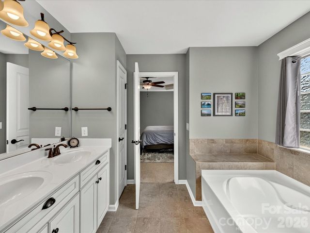 6017 Carrollton Lane, Charlotte, NC 28210