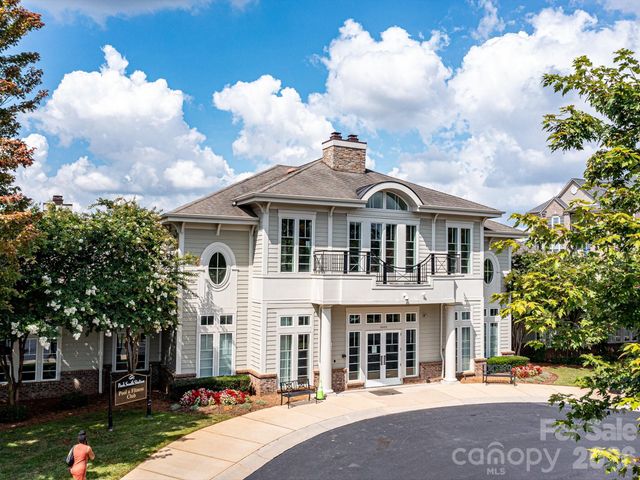6017 Carrollton Lane, Charlotte, NC 28210