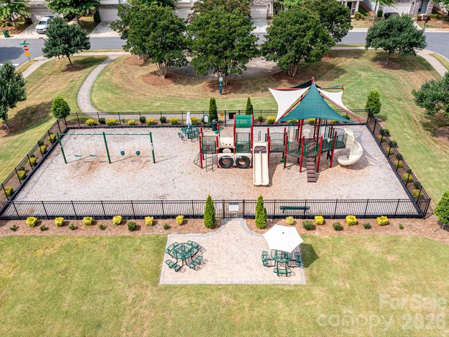 6017 Carrollton Lane, Charlotte, NC 28210