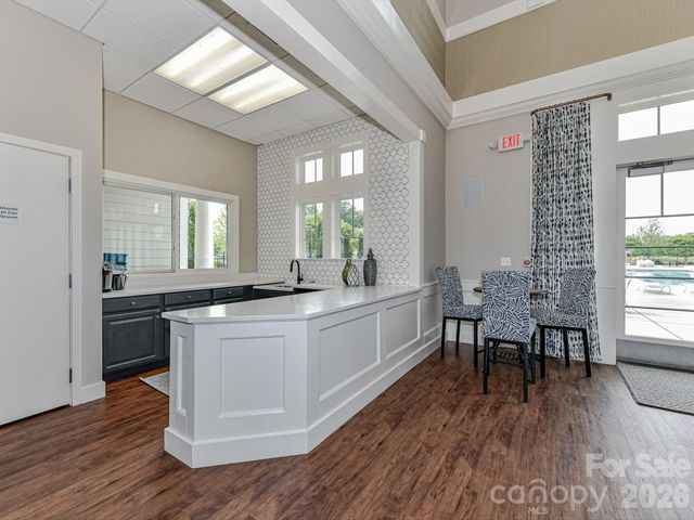 6017 Carrollton Lane, Charlotte, NC 28210