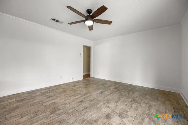 795 Vogel Drive, Lockhart, TX 78644