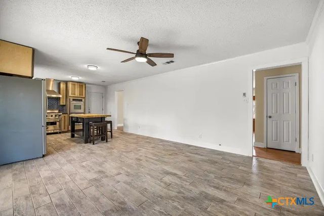 795 Vogel Drive, Lockhart, TX 78644