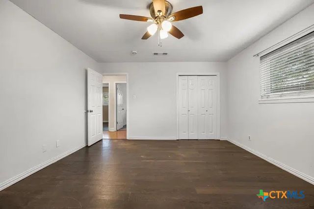 795 Vogel Drive, Lockhart, TX 78644
