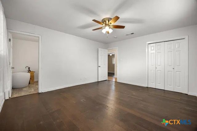 795 Vogel Drive, Lockhart, TX 78644