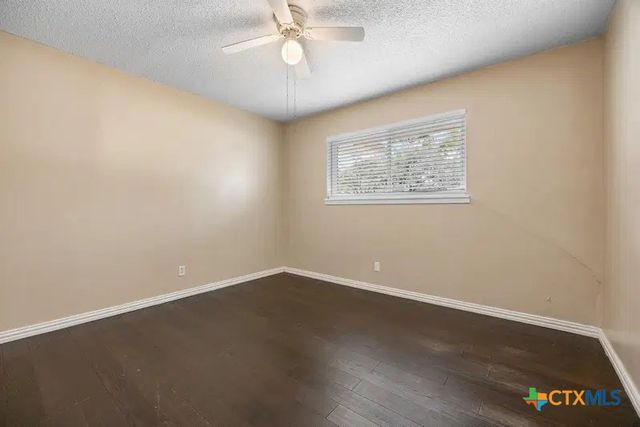 795 Vogel Drive, Lockhart, TX 78644