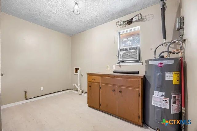 795 Vogel Drive, Lockhart, TX 78644
