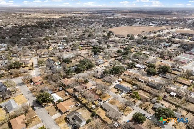795 Vogel Drive, Lockhart, TX 78644
