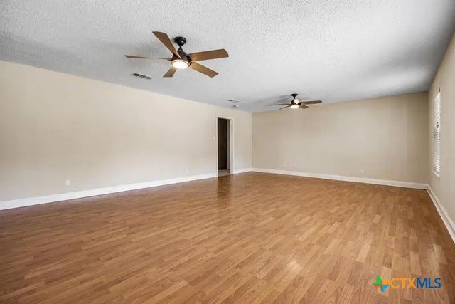 795 Vogel Drive, Lockhart, TX 78644