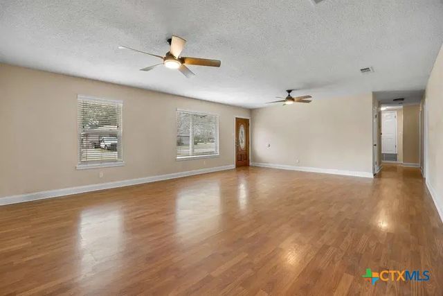 795 Vogel Drive, Lockhart, TX 78644