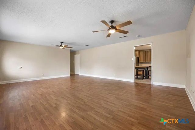 795 Vogel Drive, Lockhart, TX 78644