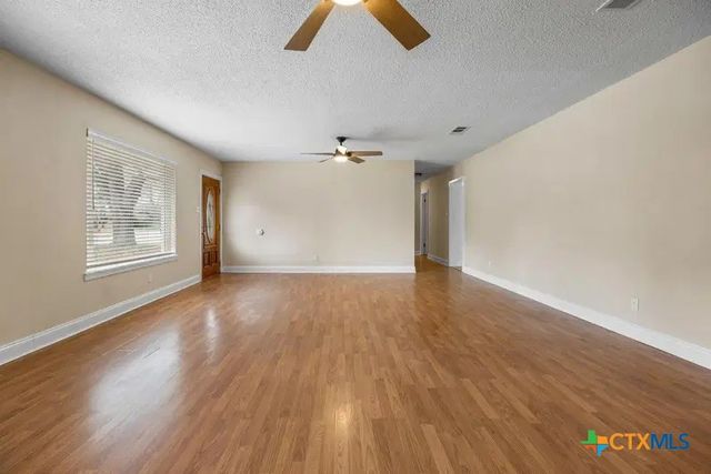 795 Vogel Drive, Lockhart, TX 78644