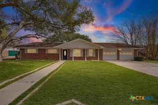 795 Vogel Drive, Lockhart, TX 78644