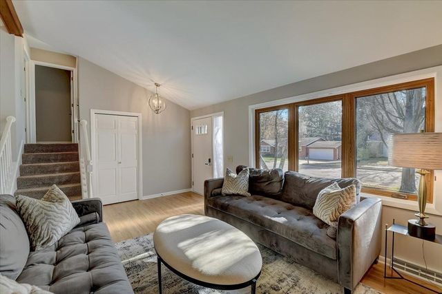 1110 Sunfield Street, Sun Prairie, WI 53590