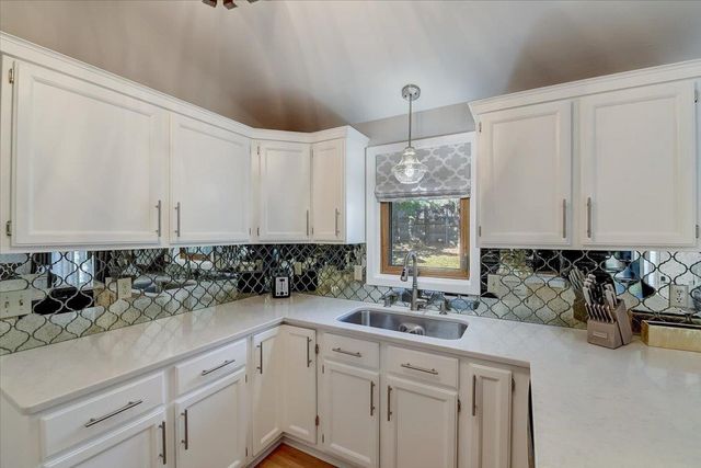 1110 Sunfield Street, Sun Prairie, WI 53590