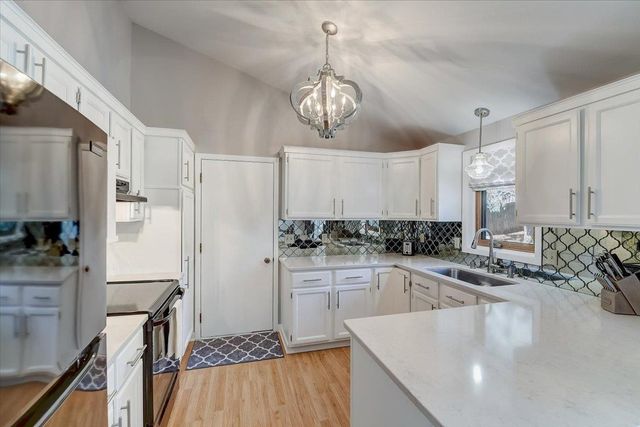 1110 Sunfield Street, Sun Prairie, WI 53590