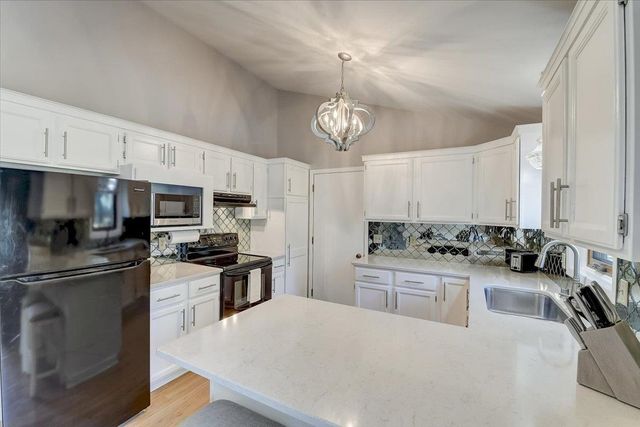 1110 Sunfield Street, Sun Prairie, WI 53590