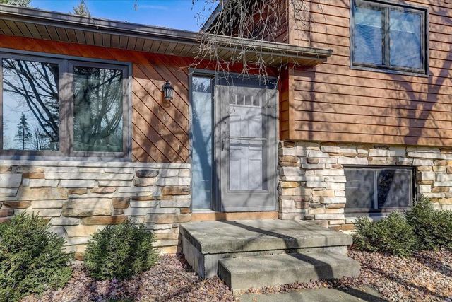 1110 Sunfield Street, Sun Prairie, WI 53590