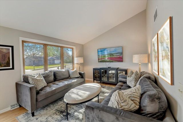 1110 Sunfield Street, Sun Prairie, WI 53590