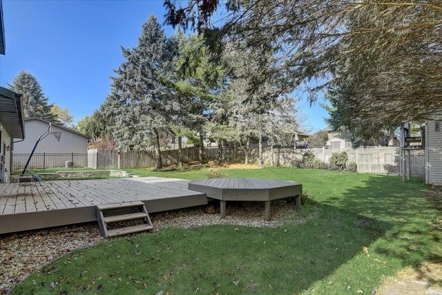 1110 Sunfield Street, Sun Prairie, WI 53590