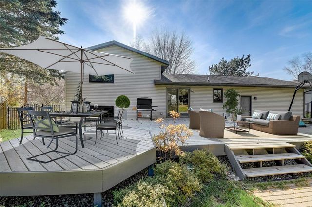 1110 Sunfield Street, Sun Prairie, WI 53590