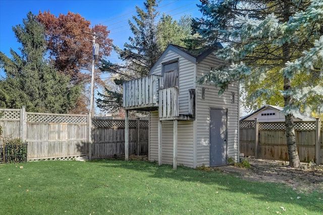 1110 Sunfield Street, Sun Prairie, WI 53590