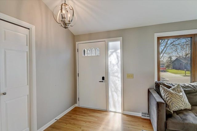 1110 Sunfield Street, Sun Prairie, WI 53590