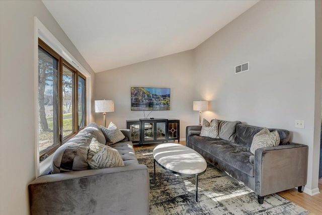 1110 Sunfield Street, Sun Prairie, WI 53590