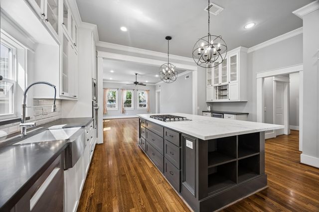 821 E 26th Street, Houston, TX 77009