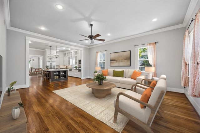 821 E 26th Street, Houston, TX 77009