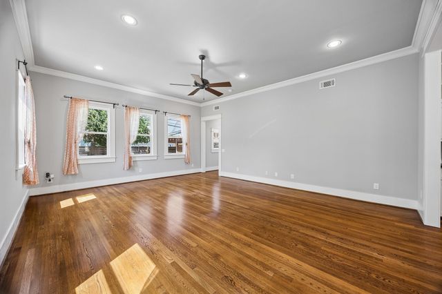 821 E 26th Street, Houston, TX 77009