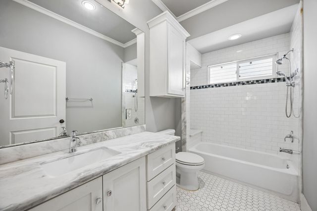 821 E 26th Street, Houston, TX 77009