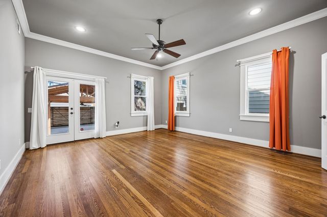 821 E 26th Street, Houston, TX 77009