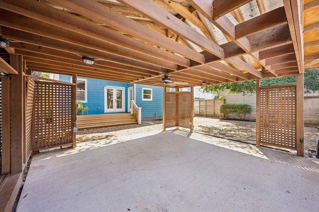 821 E 26th Street, Houston, TX 77009