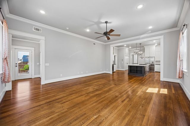 821 E 26th Street, Houston, TX 77009